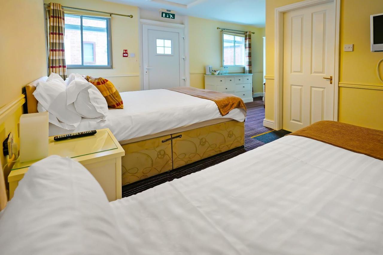 Hotel Oyo The White Horse, Ripon North Yorkshire Extérieur photo