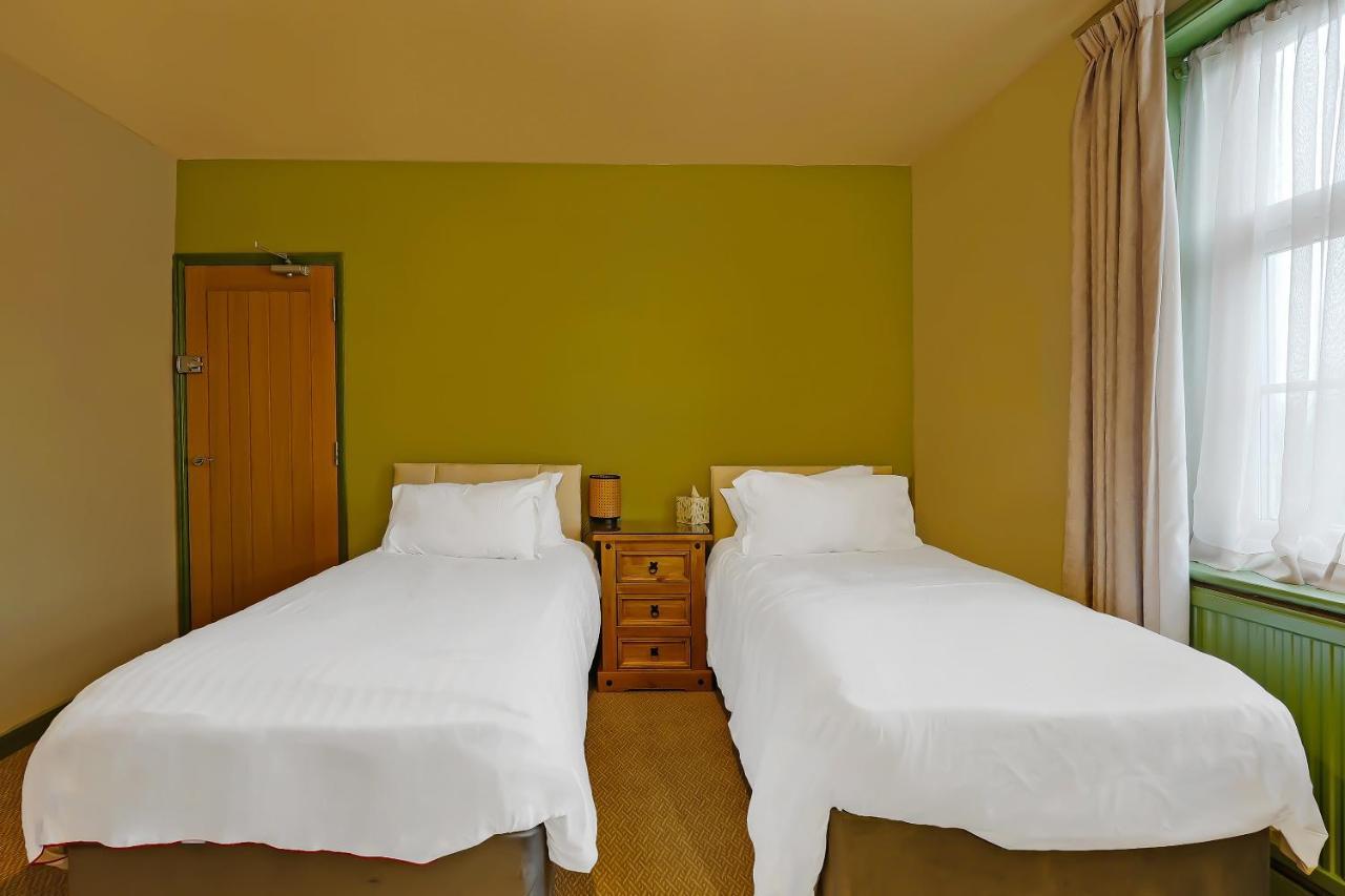 Hotel Oyo The White Horse, Ripon North Yorkshire Extérieur photo