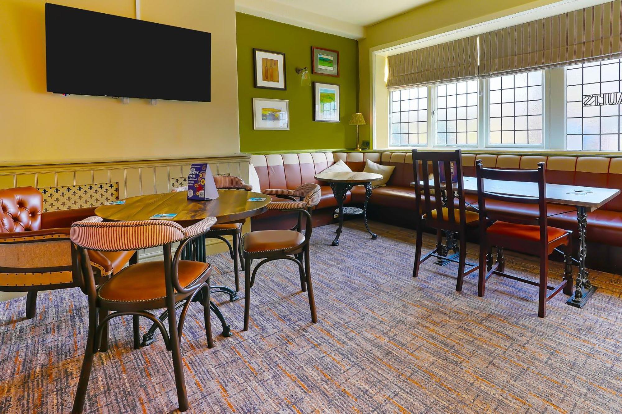 Hotel Oyo The White Horse, Ripon North Yorkshire Extérieur photo